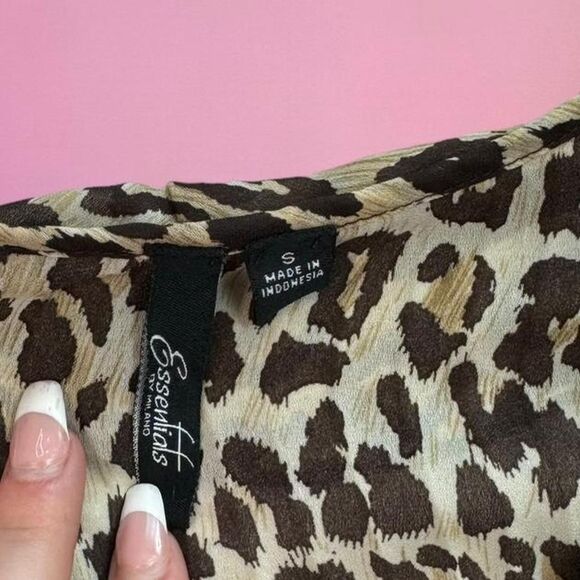 Vintage 1990s Essentials by Milano Leopard Print Blouse🎀 - Picture 8 of 8